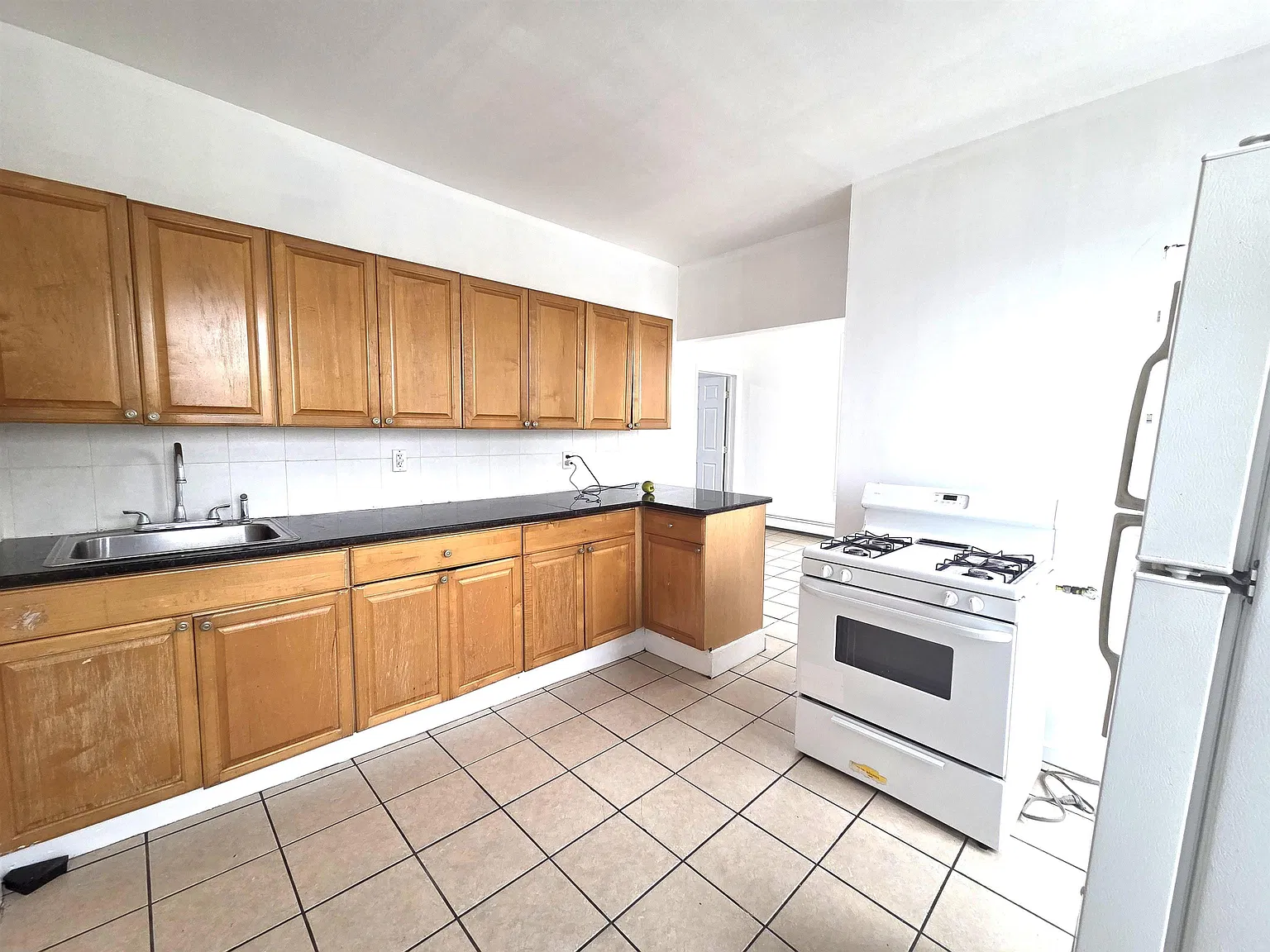 2 bed, 1.0 bath, $1,800 — Photo 3