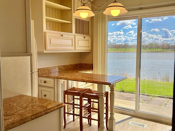 Kitchen with Lake View & Breakfast Area
