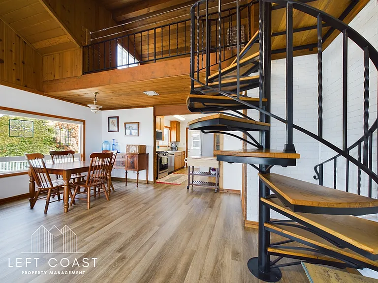 1033 NW Inlet Ave — Photo 11