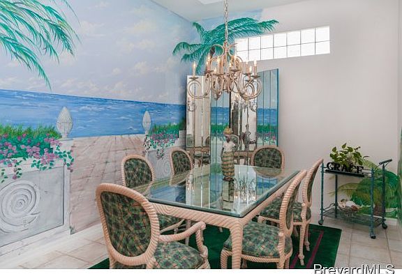4th image of 921 SE Aquarina Blvd