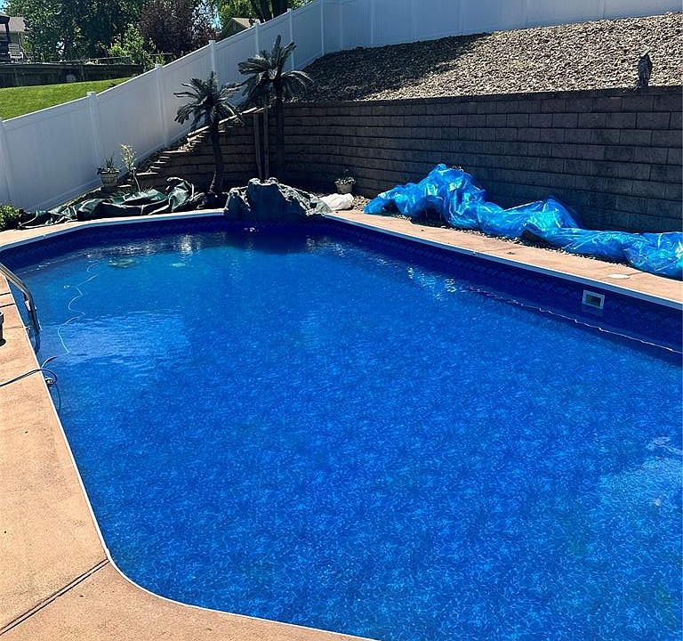 2nd image of 11 Eagle Chase Ct