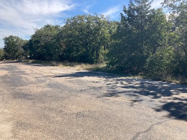 1900 Ridgewood Dr, Joshua, TX 76058