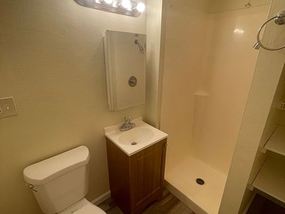 5th image of 1946 B St #1100