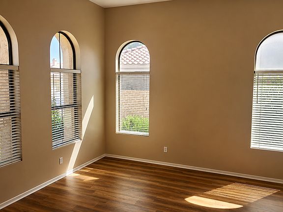 5th image of 1792 W Canary Way