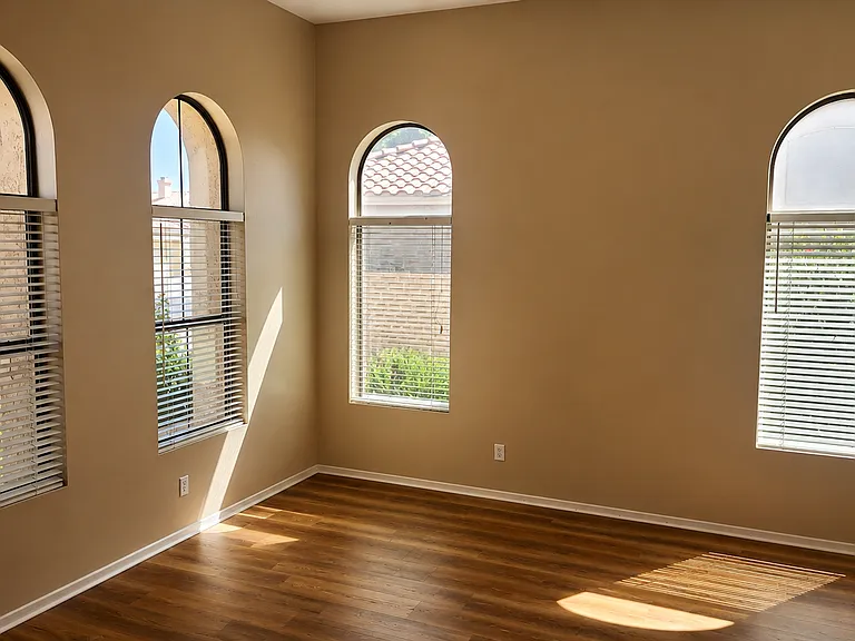 1729 W Canary Way — Photo 5
