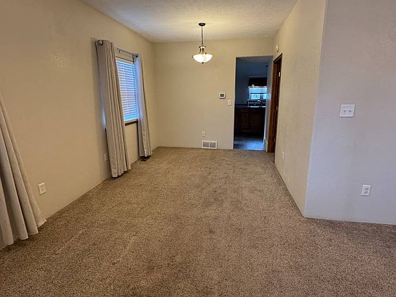 3rd image of 1408 Big Horn Ave
