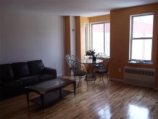 Rented by R New York | media 16