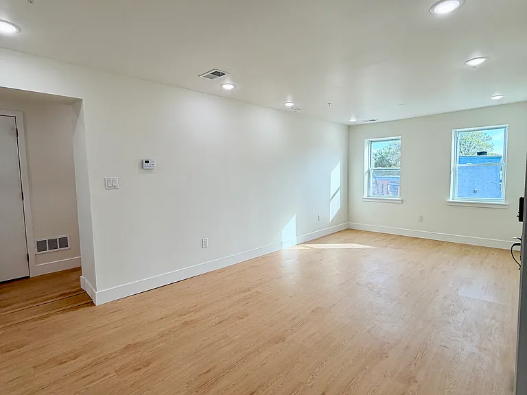 4212 Lancaster Ave #301 — Photo 2