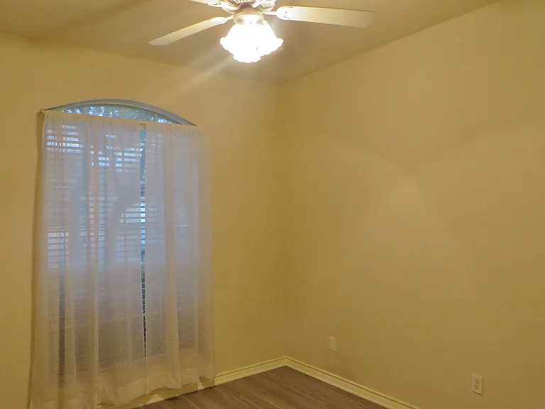 117 Pecos Ct — Photo 15