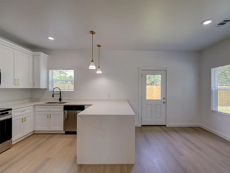 230 Brown St #B — Photo 8