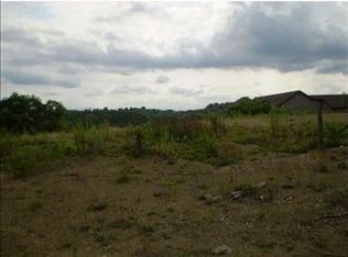 102 Morning Mist Dr, Aliquippa, PA 15001