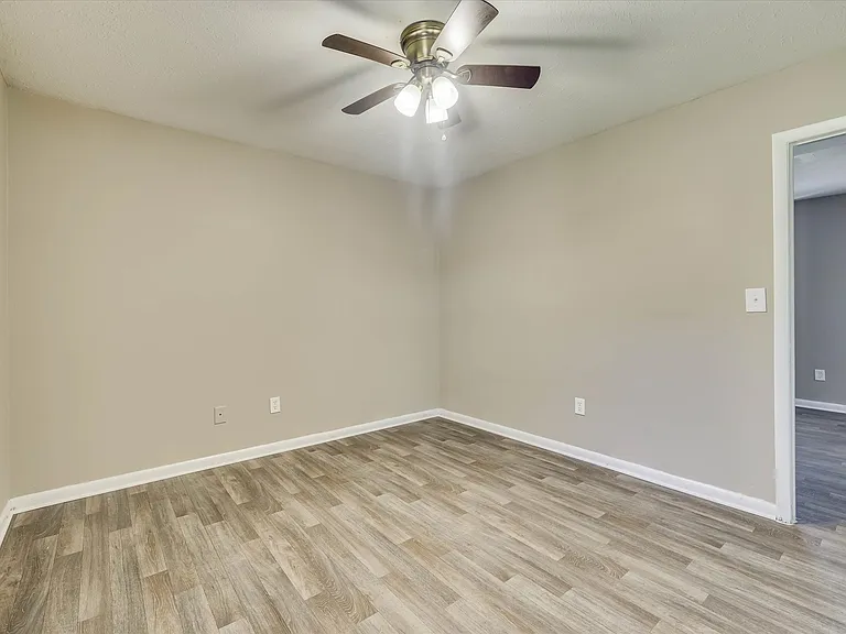 Full Bedroom