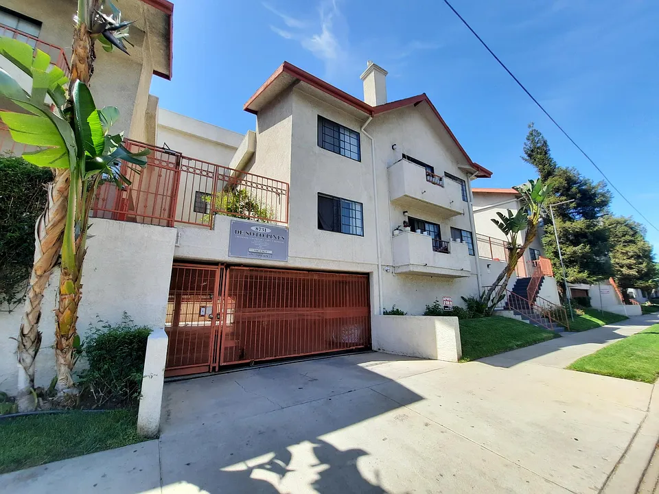 8731 De Soto Ave