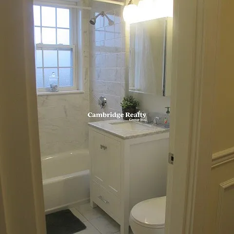 15 Glenville Ave #5T — Photo 9