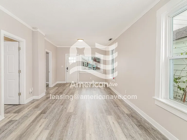 1196894_003_wm_-_living_room_13455554.jpg