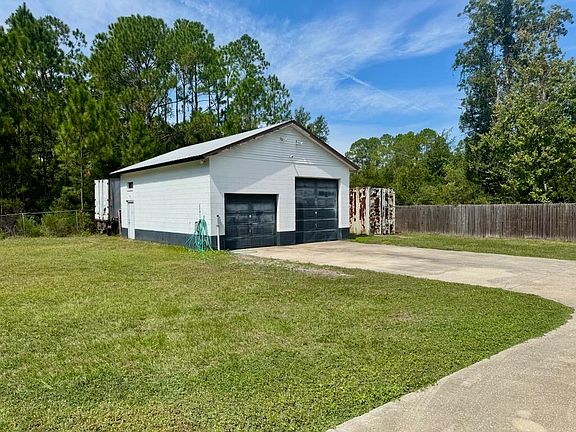 3rd image of 1542 Beech Blvd
