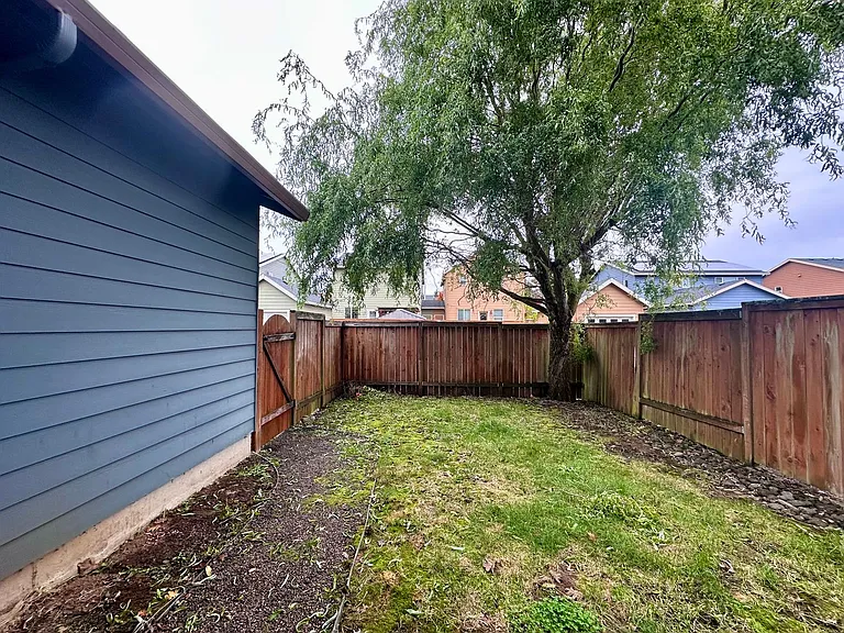 18885 Rose Rd — Photo 38