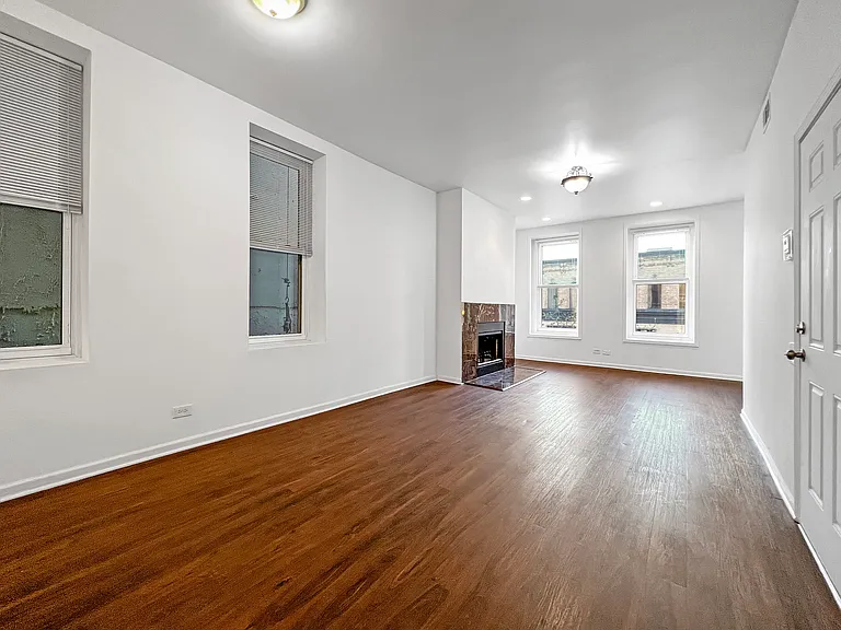 311 W Chicago Ave #2 — Photo 2