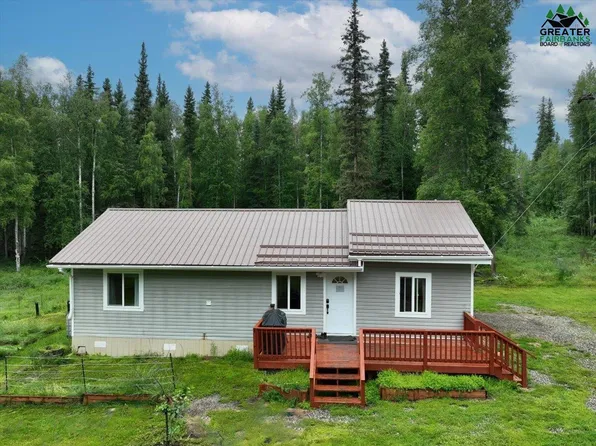 243 Pearl Dr, Fairbanks, AK 99712