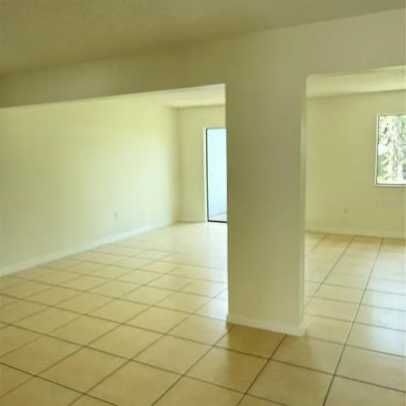 1322 Verona St — Photo 3