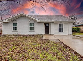 401 S 3rd Ave, Mansfield, TX 76063