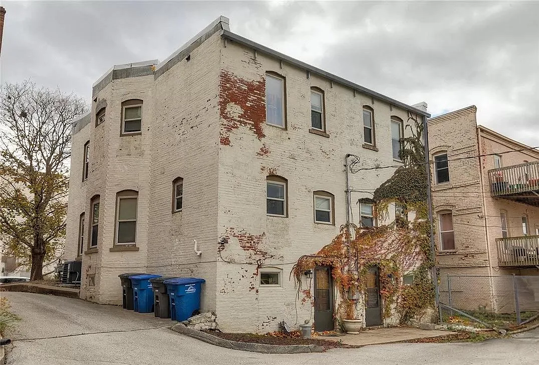 814 Des Moines St — Photo 3