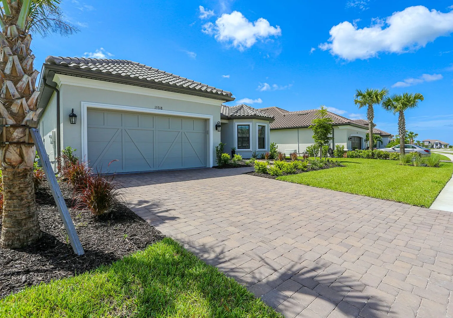 Brand New** Stunning Pool Home**Professionally Decorated**3 Beds + Den/ 3 Full Baths Esplanade By... — Photo 2