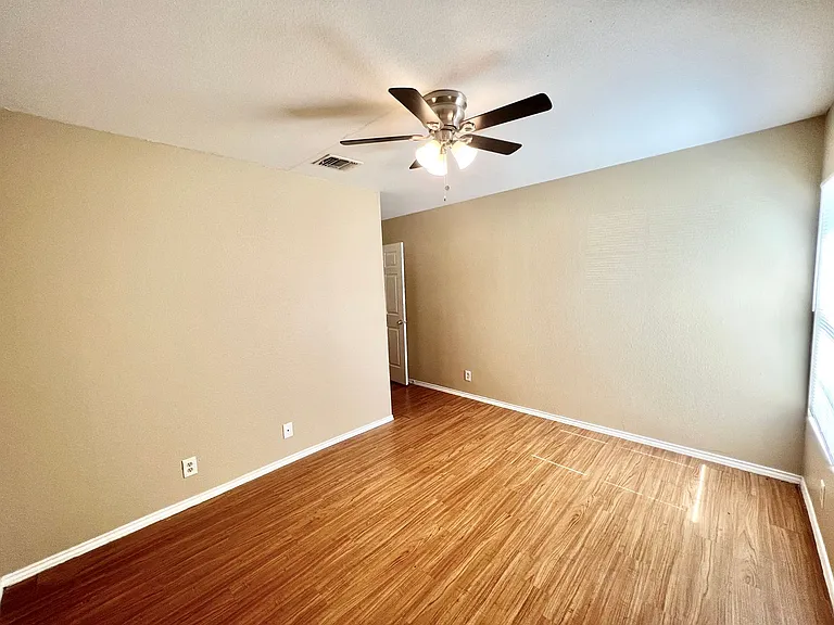 508 Pitts St — Photo 10