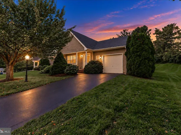 710 W Glenview Dr, West Grove, PA 19390