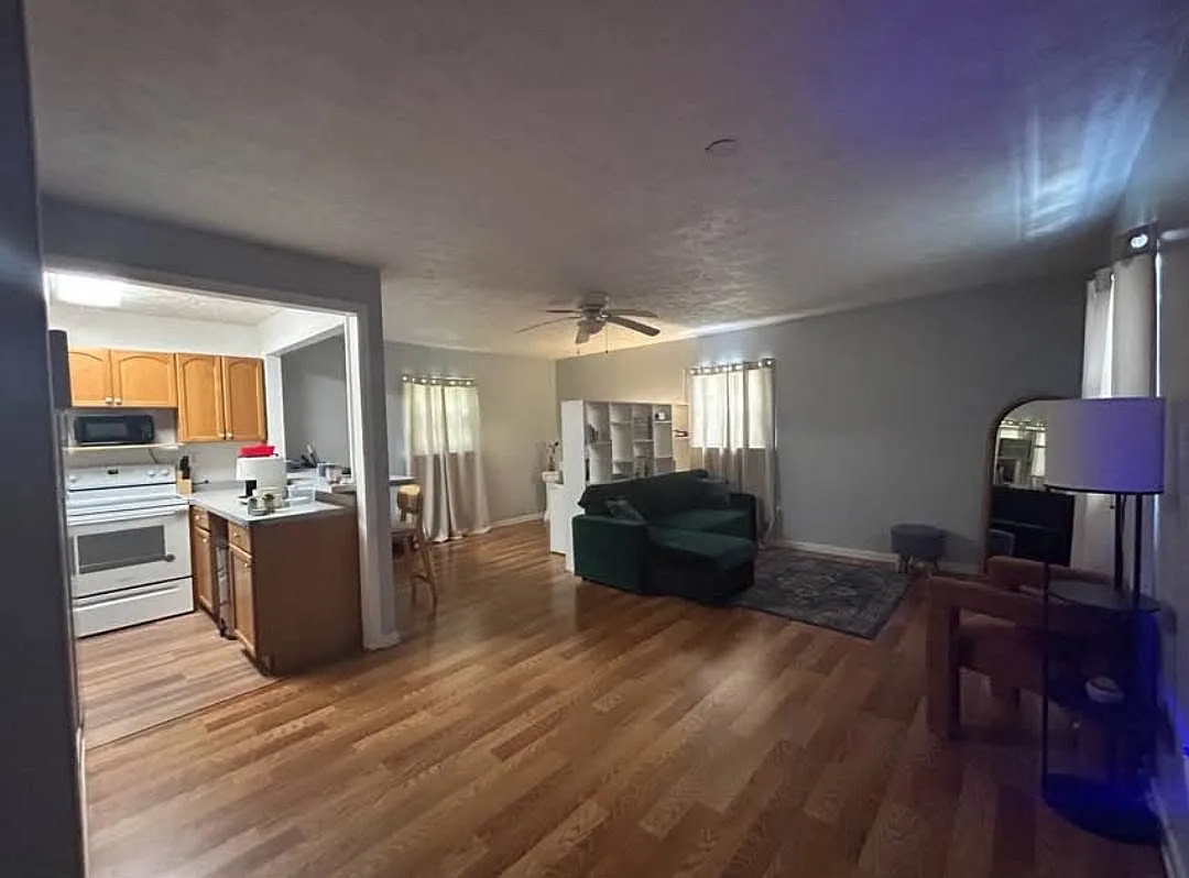Hamilton Estates — Photo 4