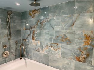 1760 E Lake Shore Dr, Twin Lakes, WI 53181