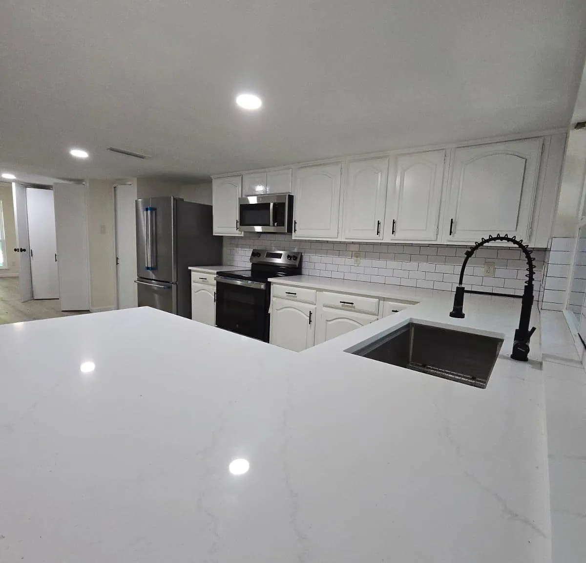 4 bed, 1911 sqft, $3,000 — Photo 4