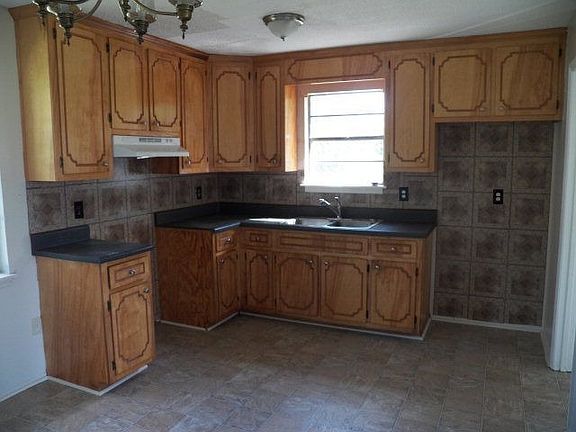 5th image of 604 Urquhart Dr