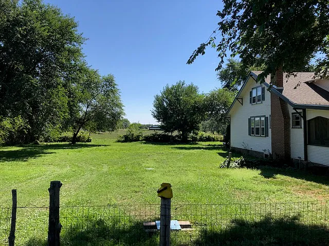 116 Brewster Ln — Photo 4