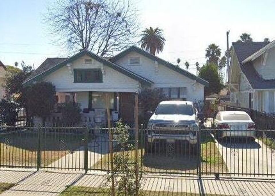 1st image of 1588 W 49th St