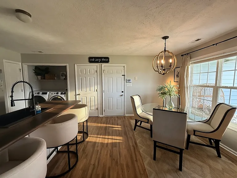 220 Walden Green Dr — Photo 5