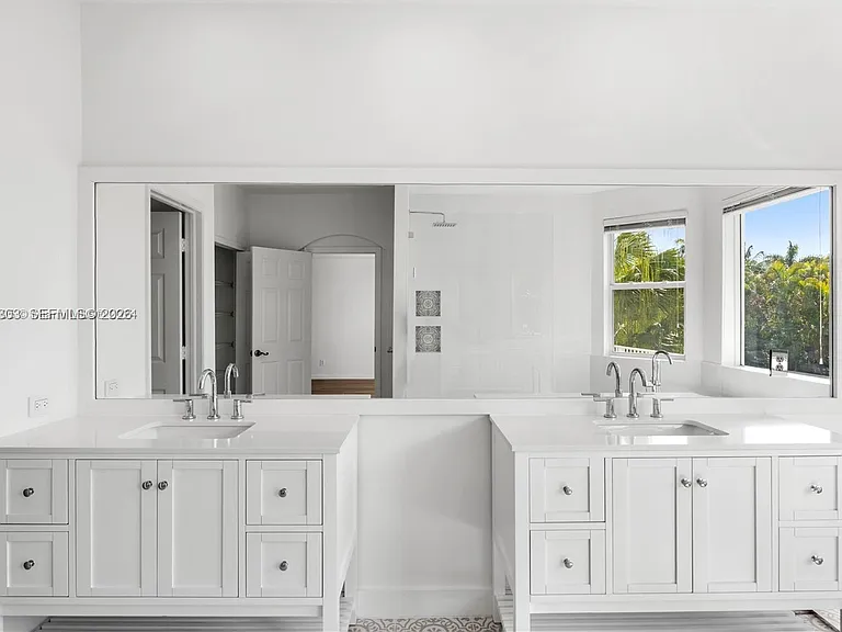 16449 SW 84th Pl — Photo 67