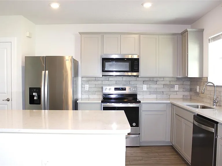 30600 Thunderbird Dr — Photo 29
