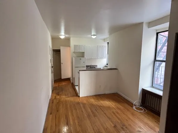 1503 Lexington Avenue image 1 of 9