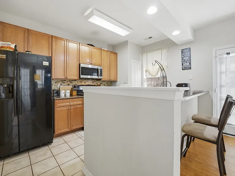 5325 Brinsley Ln — Photo 11