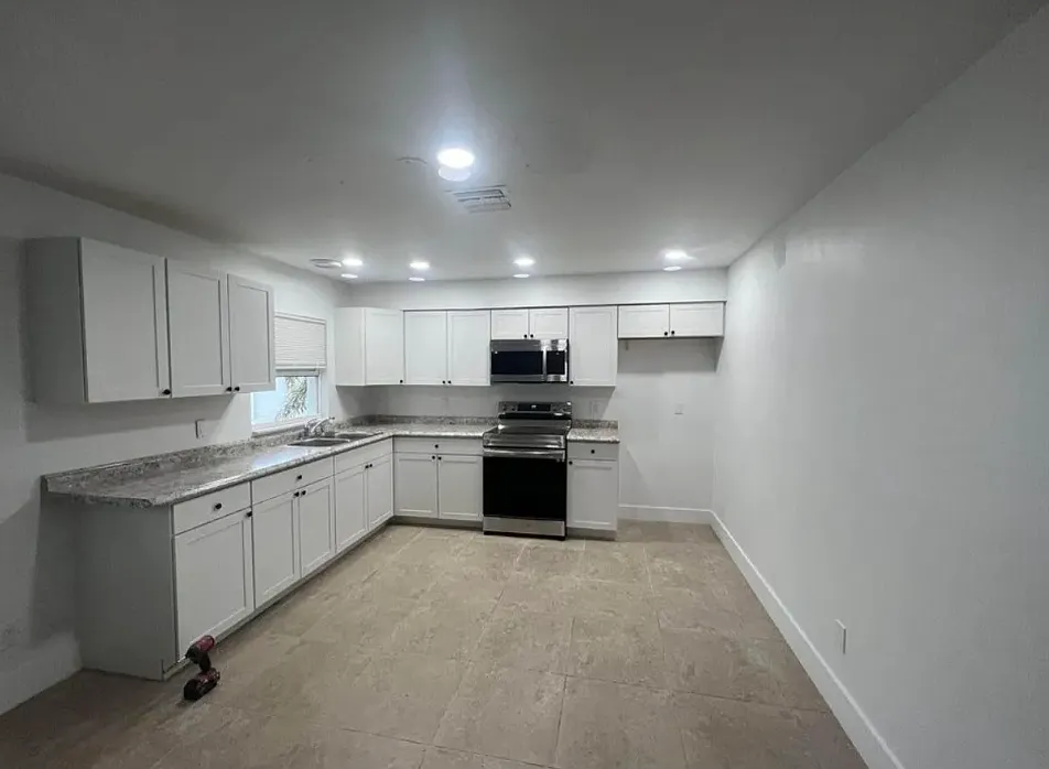 Carmen Ave - Fourplex — Photo 3