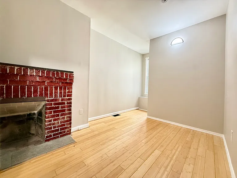 1004 Girard St NW — Photo 26