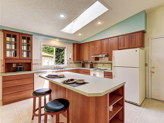 4th image of 13718 SE 299th St