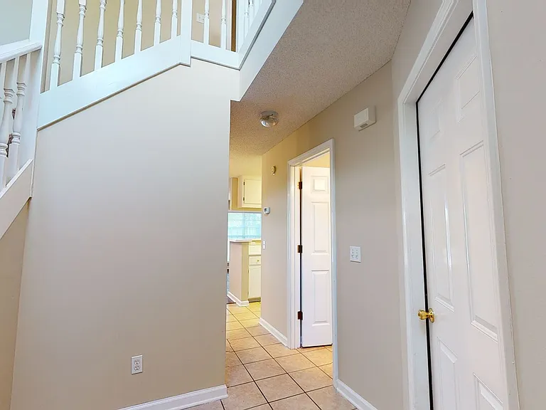 130 Woodmere Dr — Photo 11