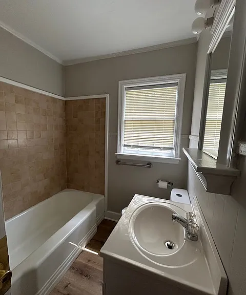 812 10th St N #4 — Photo 9