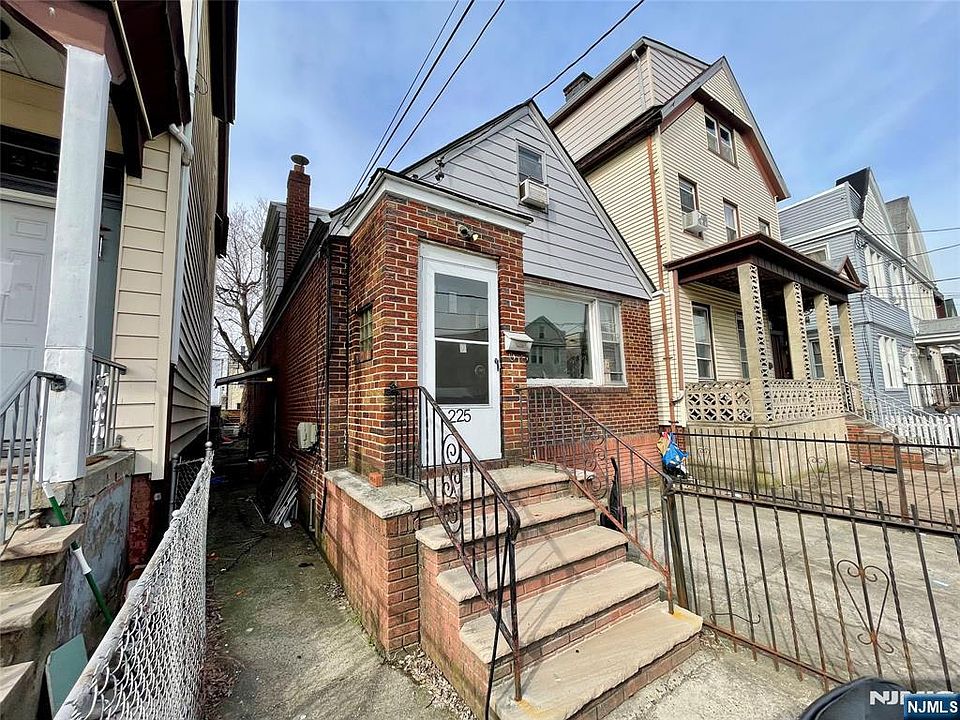 1st image of 225 Cator Ave