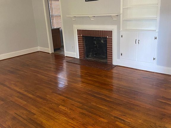 living room/ dining combo
