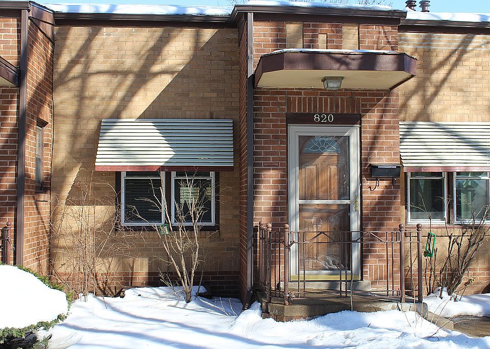 1st image of 820 Jackson St