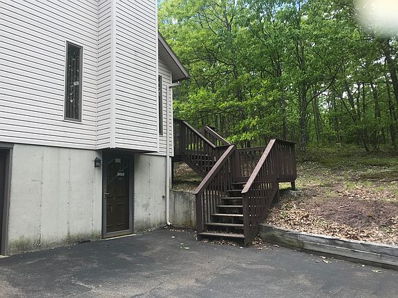 3rd image of 164 Wilson Ct