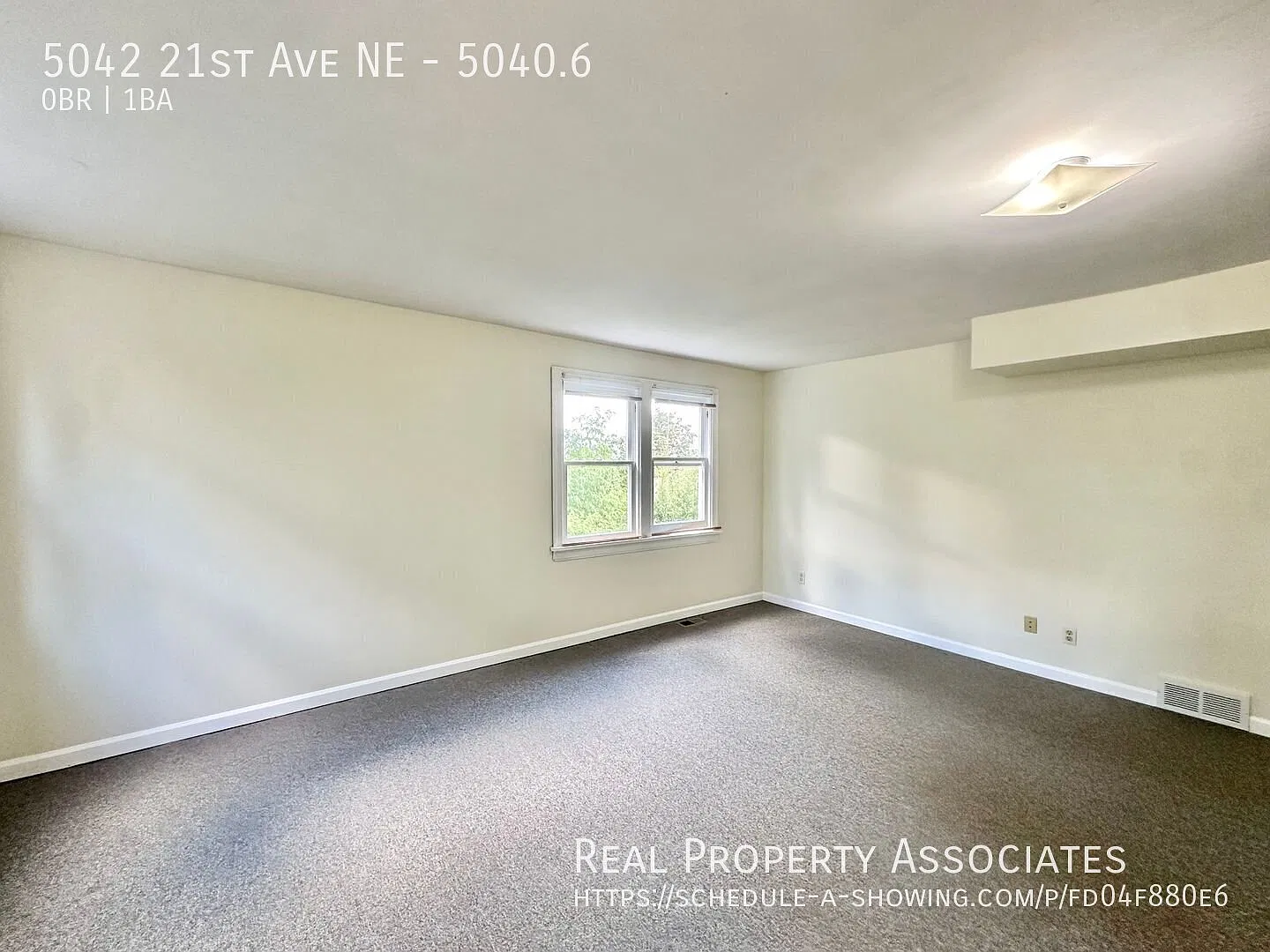 Spacious Studio in Charming House! - In University District with Private Balcony! — Photo 4